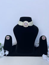 Load image into Gallery viewer, Reet Uncut Kundan Choker - Pink
