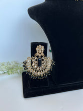 Load image into Gallery viewer, Juhi in Black
