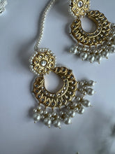 Load image into Gallery viewer, Nimra Earrings
