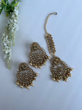 Load image into Gallery viewer, Floral in Gold
