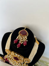 Load image into Gallery viewer, Maroon Kundan
