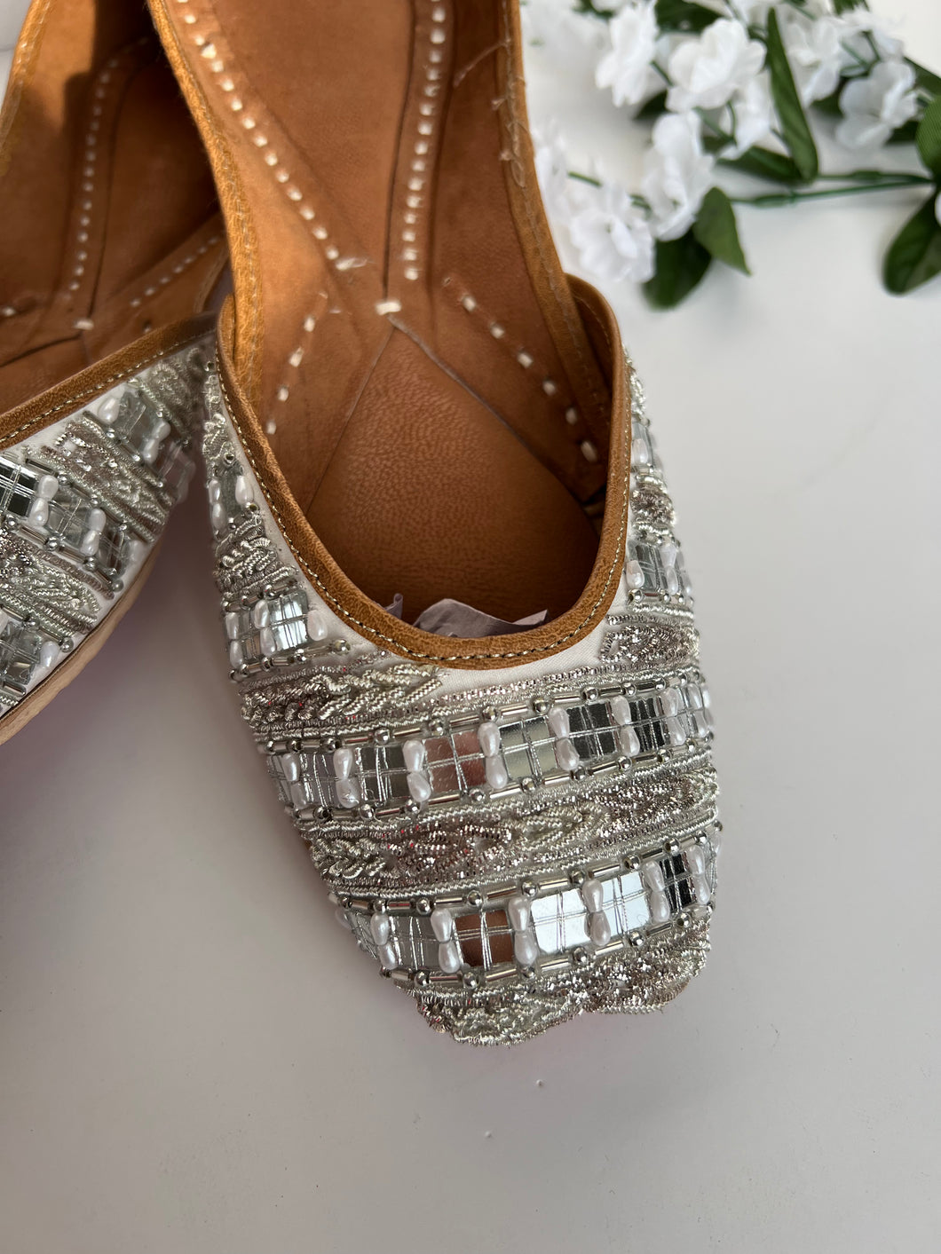 Silver Mirror Jutti